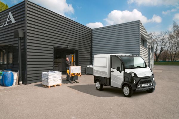 Mopedbiler fra AIXAM D-Truck Situation