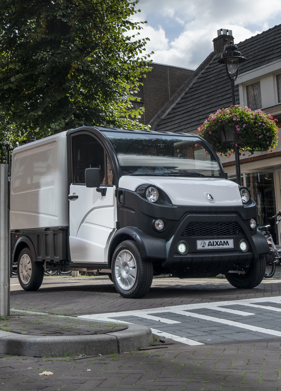 AIXAM E-Truck Van